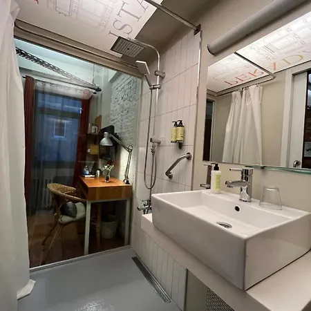 מלון Peradays 3*